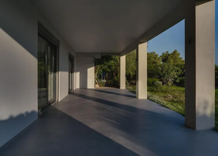 The House Before The בית נופש פורטו הלי